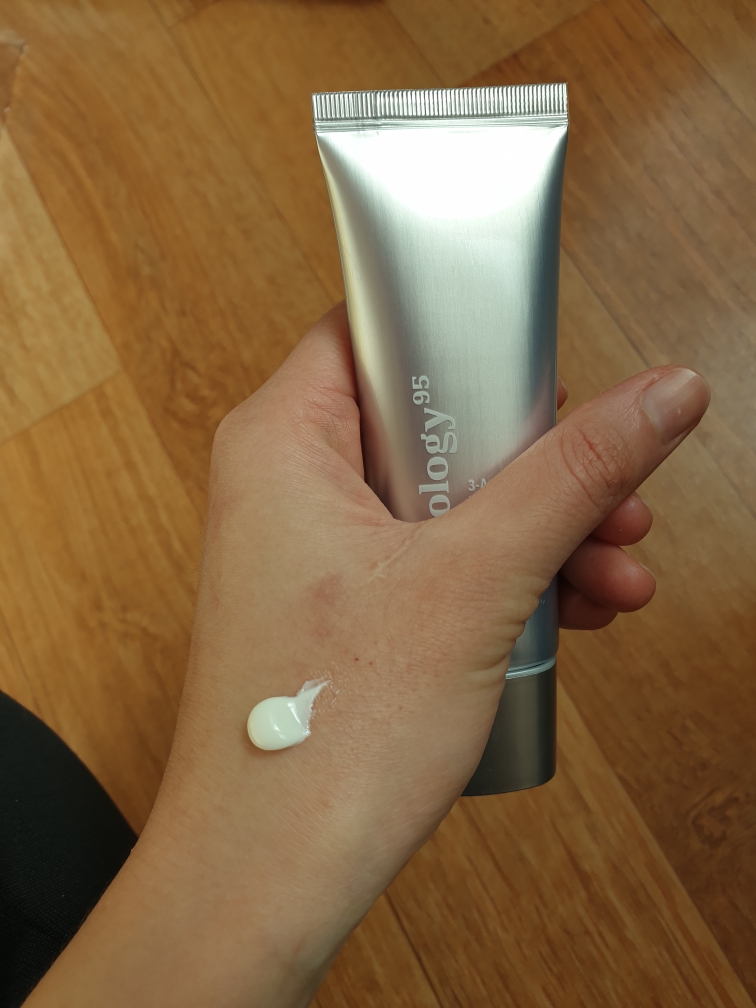 三重活性防晒霜 [SPF50+/PA++++]的真实用户使用照片