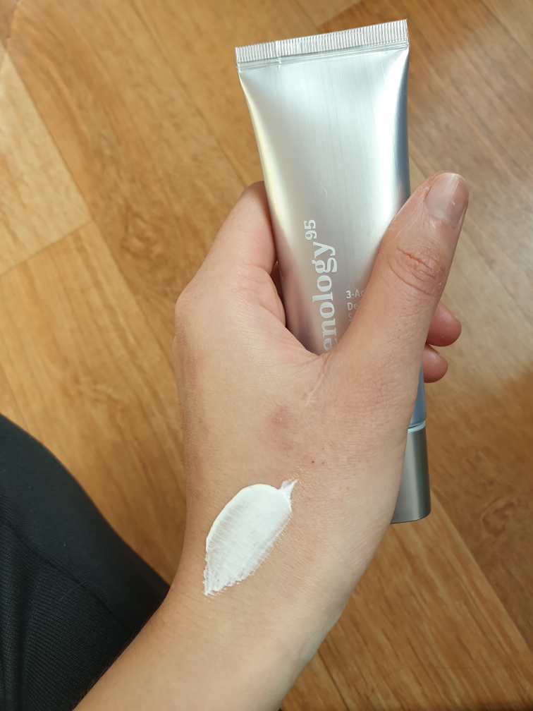 三重活性防晒霜 [SPF50+/PA++++]的真实用户使用照片