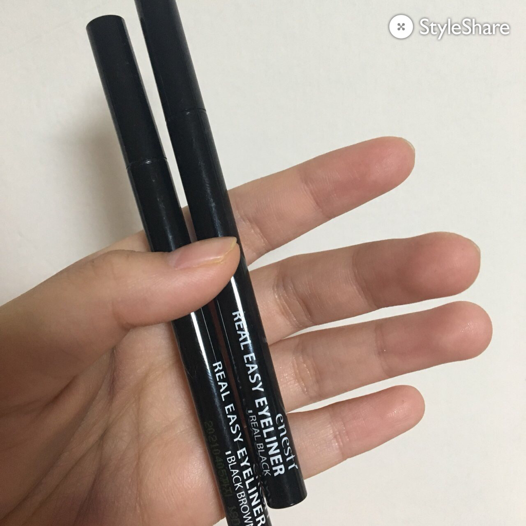 黑棕简易眼线笔的真实用户使用照片