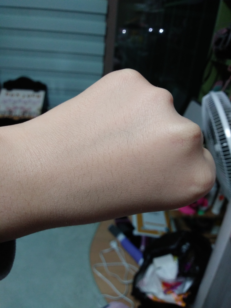 입큰 (IPKN) 모이스처 스킨 파운데이션 review image