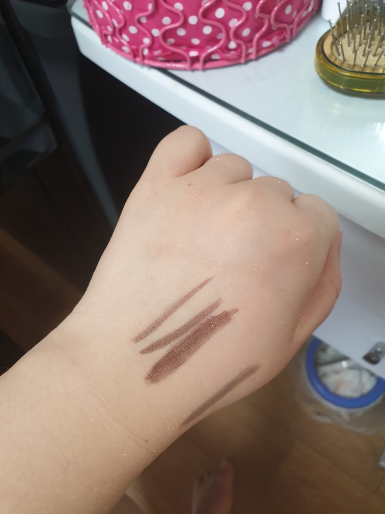 Real user review photo of Last Pen Eyeliner [No. 04 Red Brown]