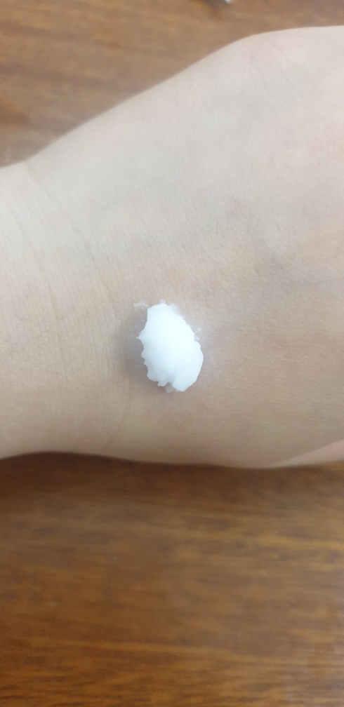 椰子保湿润肤霜的真实用户使用照片