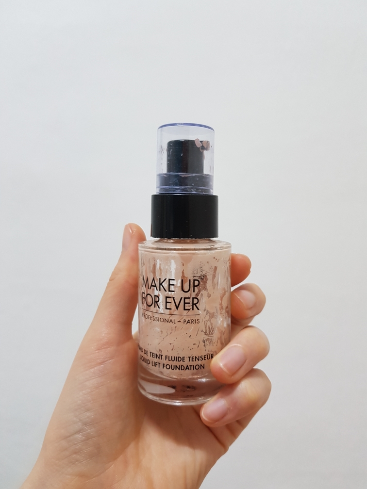 Real user review photo of liquid lift foundation