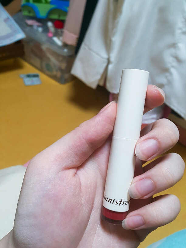 이니스프리 (INNISFREE) 리얼핏 크리미 립스틱 [15호 피치베이지메이플] review image