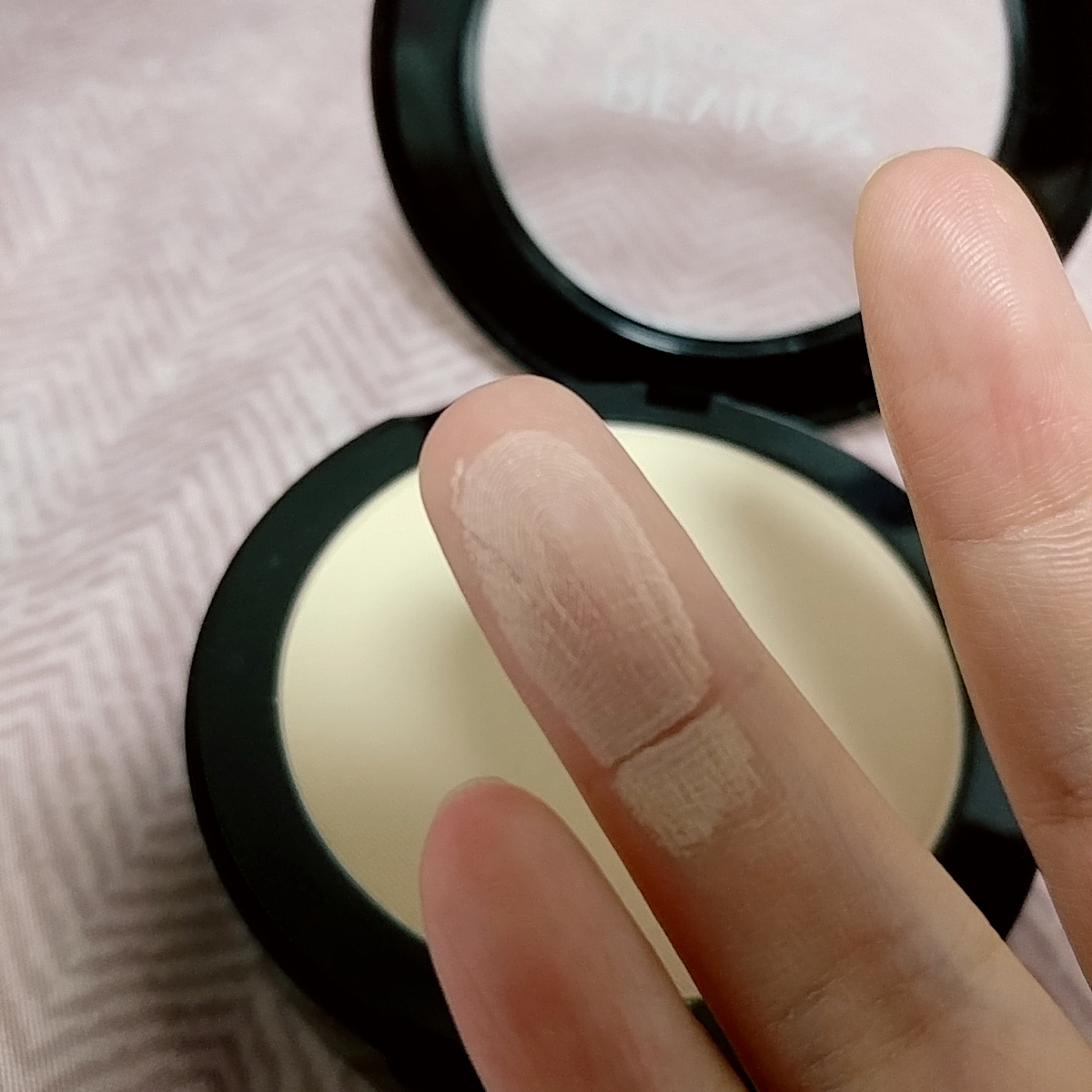 레브론 (REVLON) 컬러스테이 프레스드 파우더 [820 라이트] review image