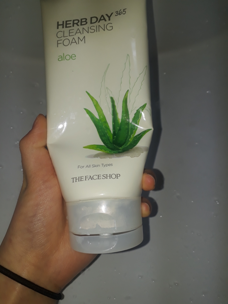 Real user review photo of Herb Day 365 Cleansing Foam [Moisturizing Aloe]