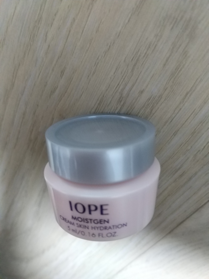 아이오페 (IOPE) 모이스트젠 크림 스킨 하이드레이션 review image