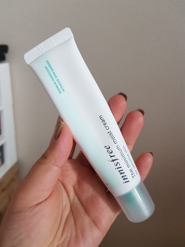 Real user review photo of The Minimum Moist Cream
