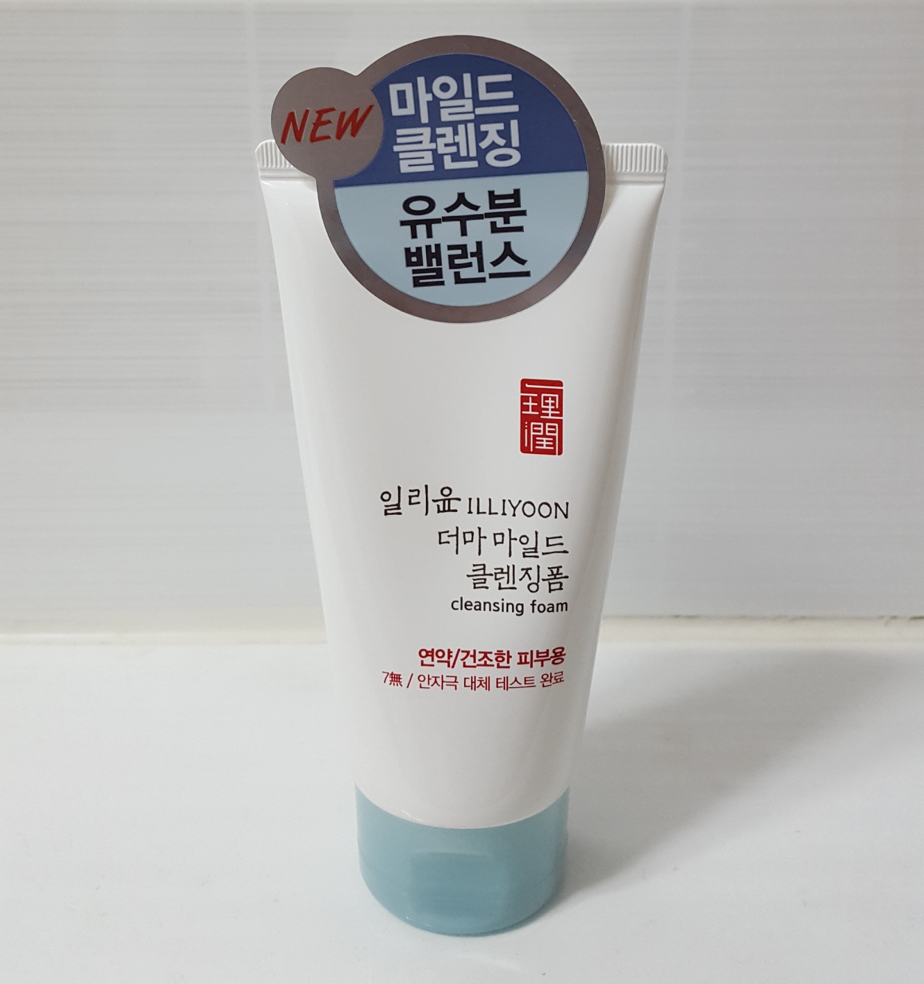 ILLIYOON Derma Mild Cleansing Foam review image