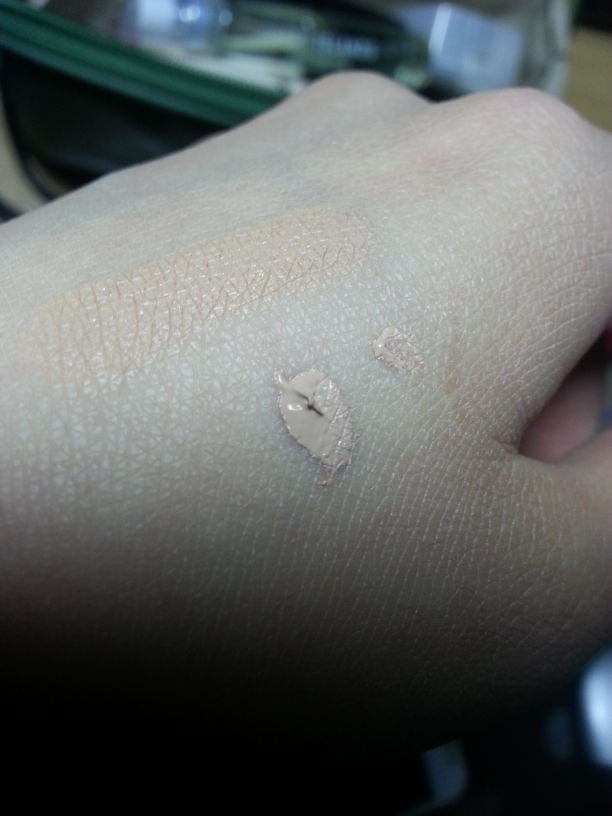 Real user review photo of Face & It Radiance Concealer Dual Veil [NB23]