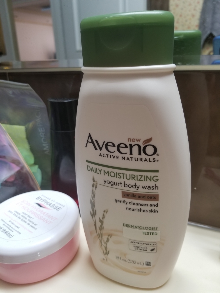 아비노 (Aveeno) 데일리 모이스춰라이징 바디 요거트 워시 [바닐라&오트] review image
