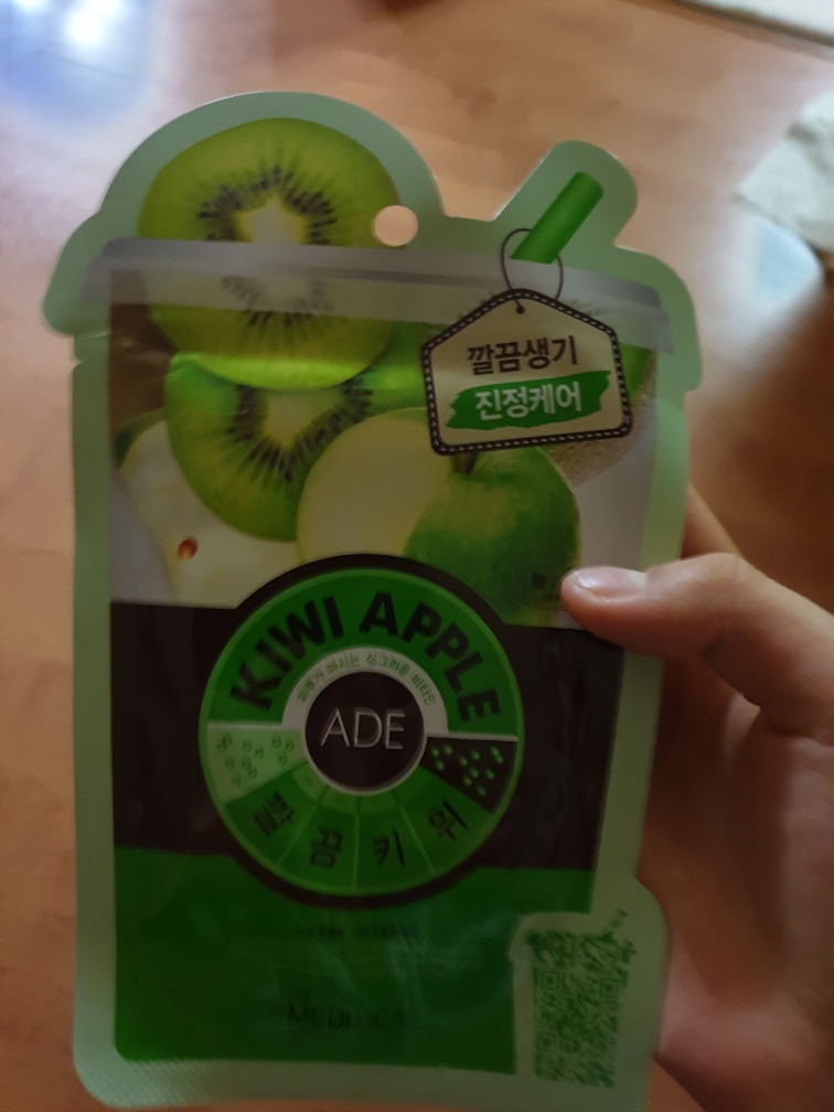 MEDIHEAL Neat Kiwi Aid Mask review image
