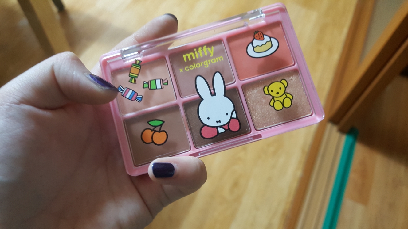Real user review photo of Miffy Edition Hit Pan Eye Palette [No. 3 Happy Friends]