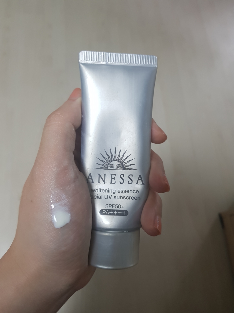 ANESSA 美白精华面部防晒霜水润增强剂 [SPF50+/PA+++] common.review image