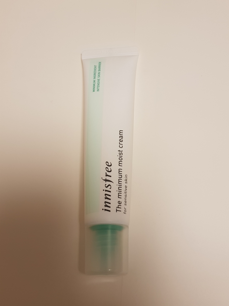 Real user review photo of The Minimum Moist Cream