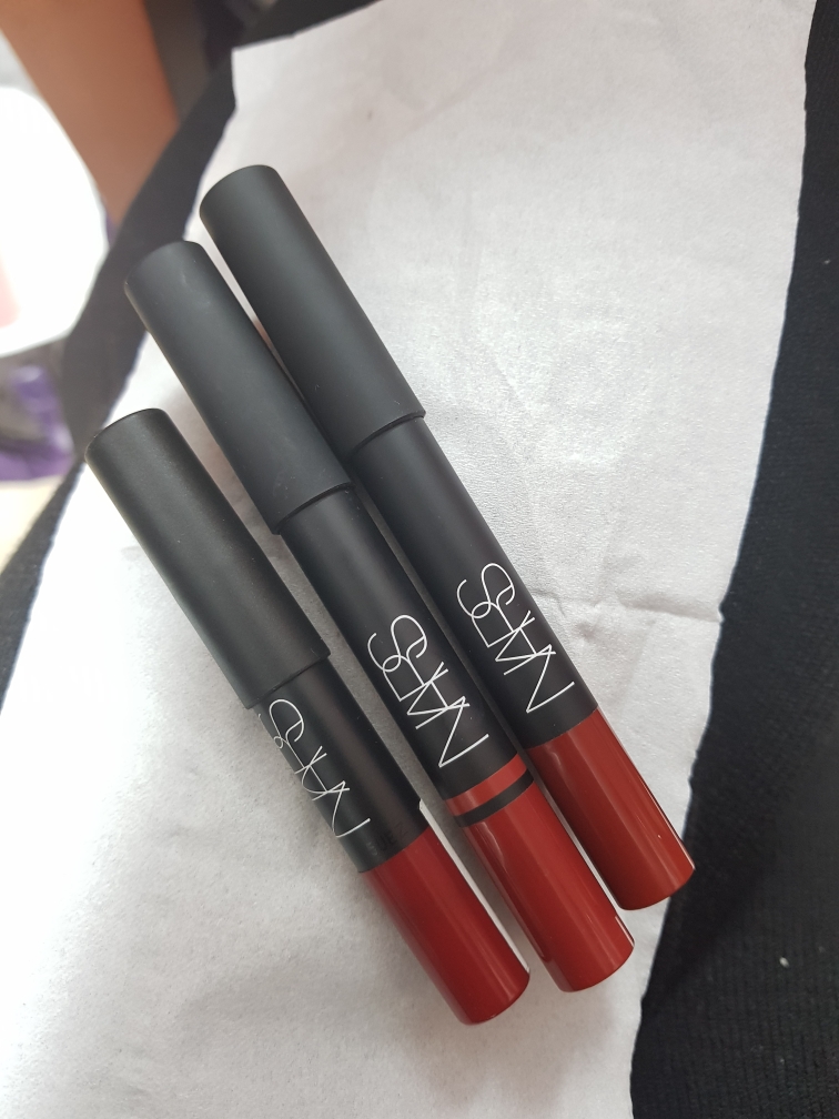 NARS Velvet Matte Lip Pencil [Consuming Red] review image