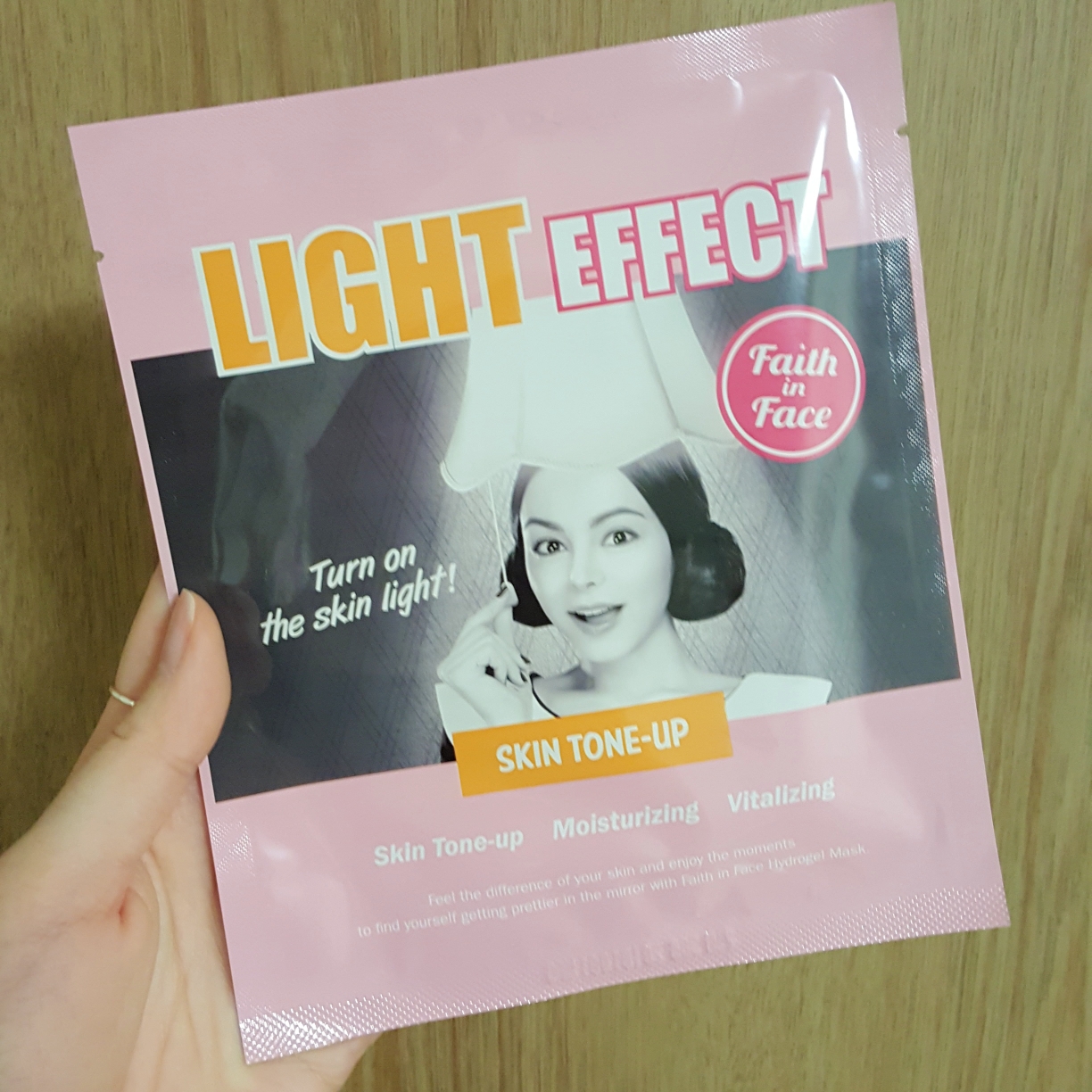 페이스인페이스 (FaithinFace) 라이트 이펙트 하이드로겔 마스크 review image