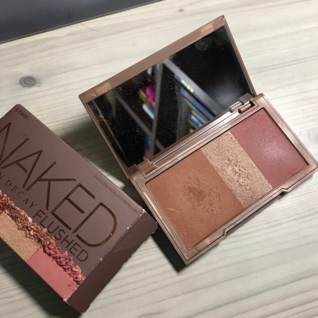 어반디케이 (URBANDECAY) 네이키드 플러쉬드 [네이키드] review image