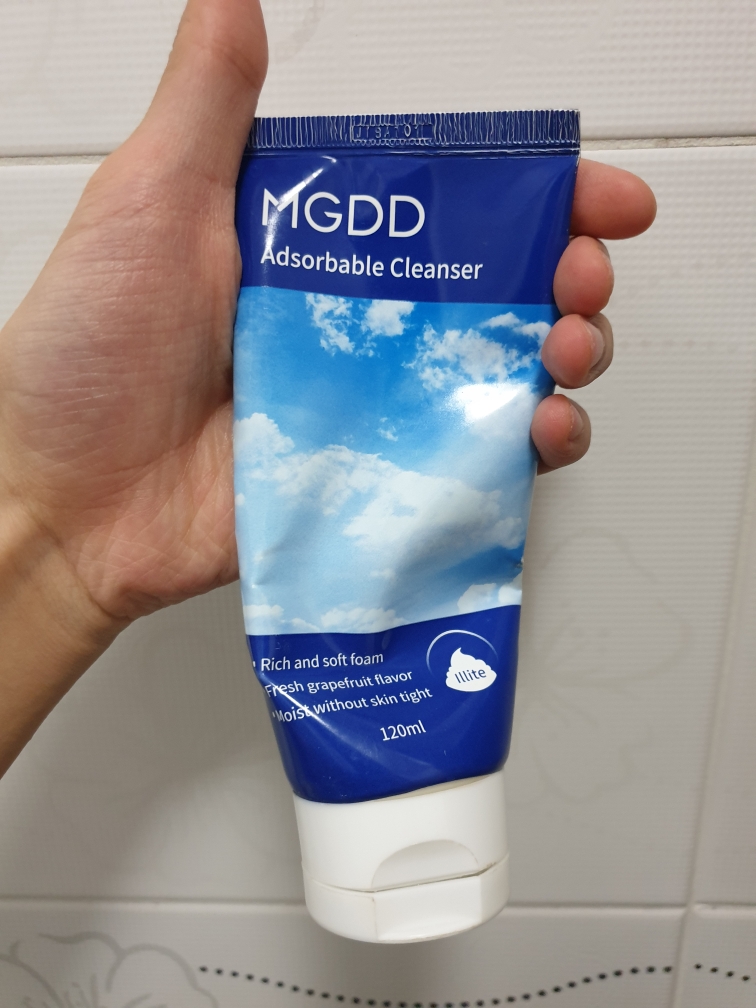 吸附洁面乳的真实用户使用照片