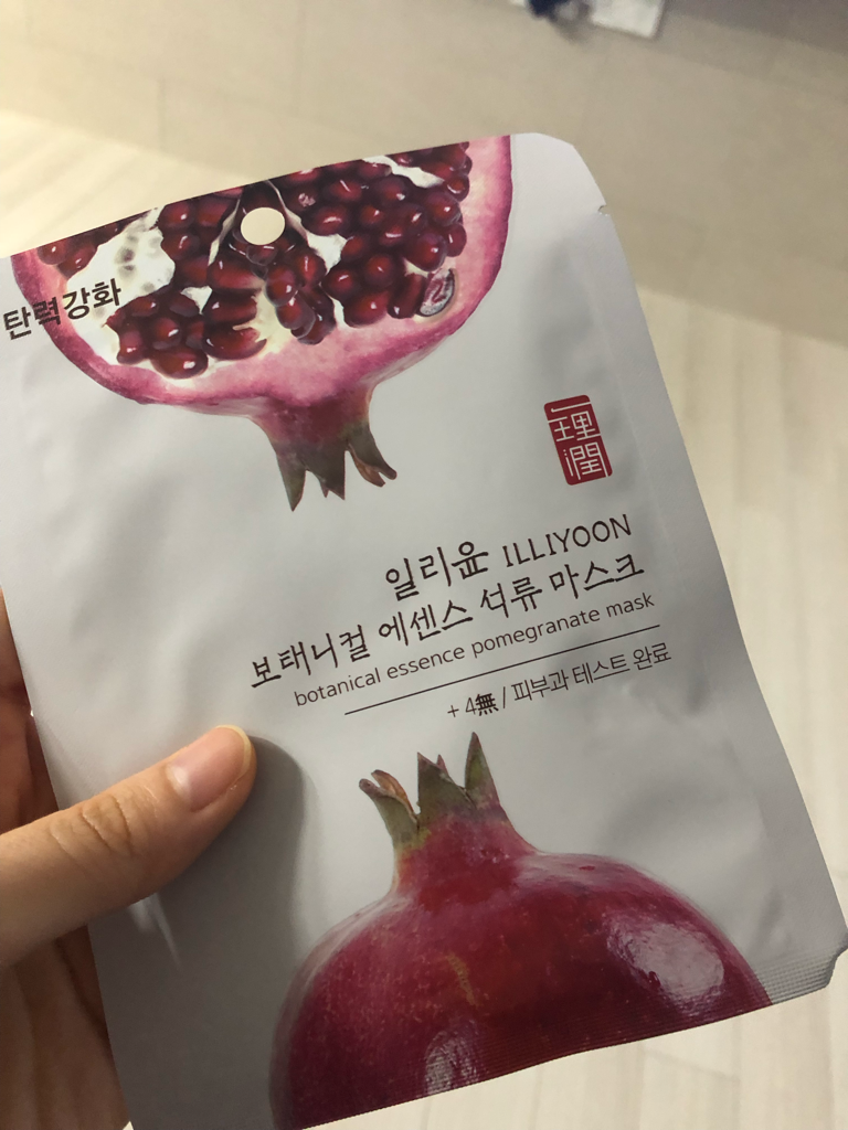 일리윤 (ILLIYOON) 보태니컬 에센스 석류 마스크 review image