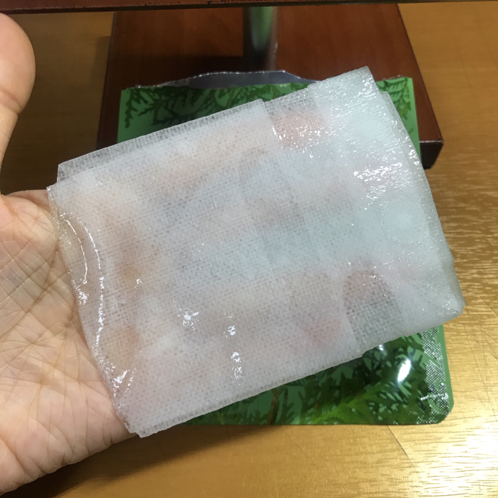 ボタニカルエッセンスの漂白マスクのリアルなユーザー写真