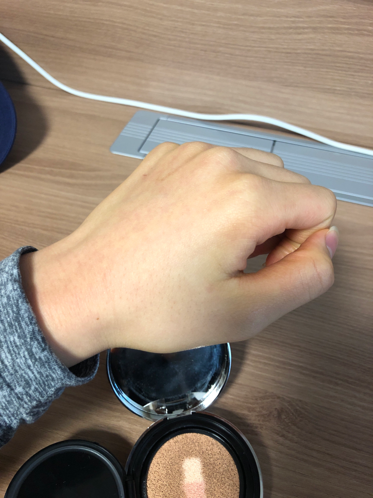 Real user review photo of Red Capsule Cushion [SPF50+/PA+++] [No. 23 Natural Beige]