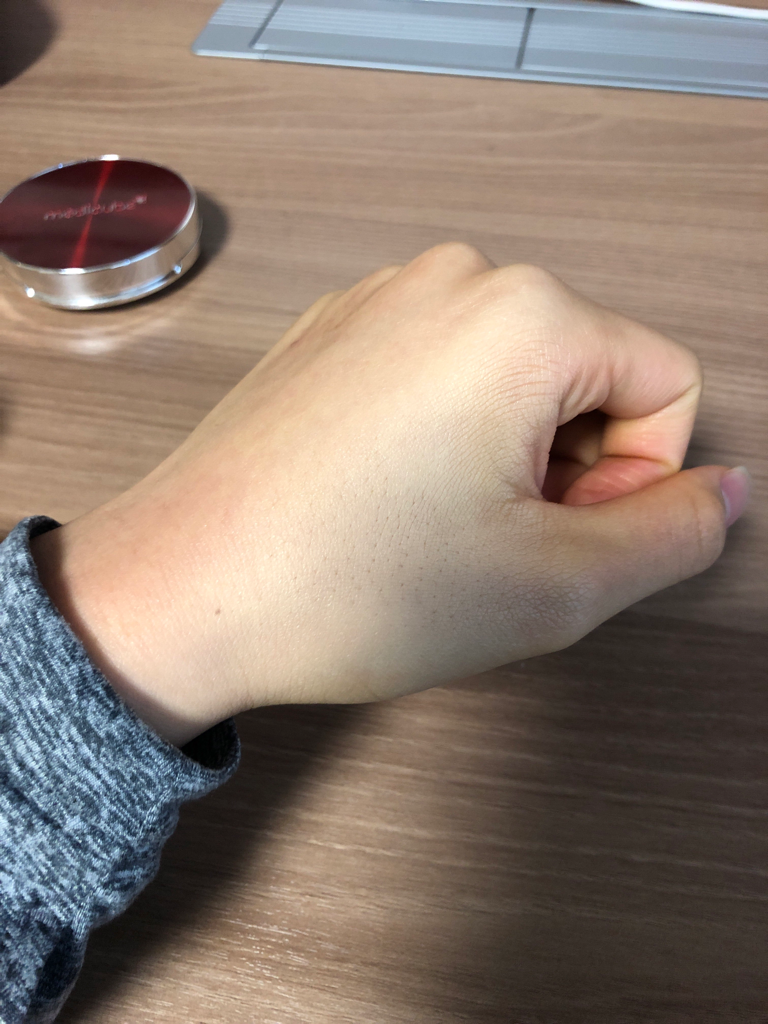 Real user review photo of Red Capsule Cushion [SPF50+/PA+++] [No. 23 Natural Beige]