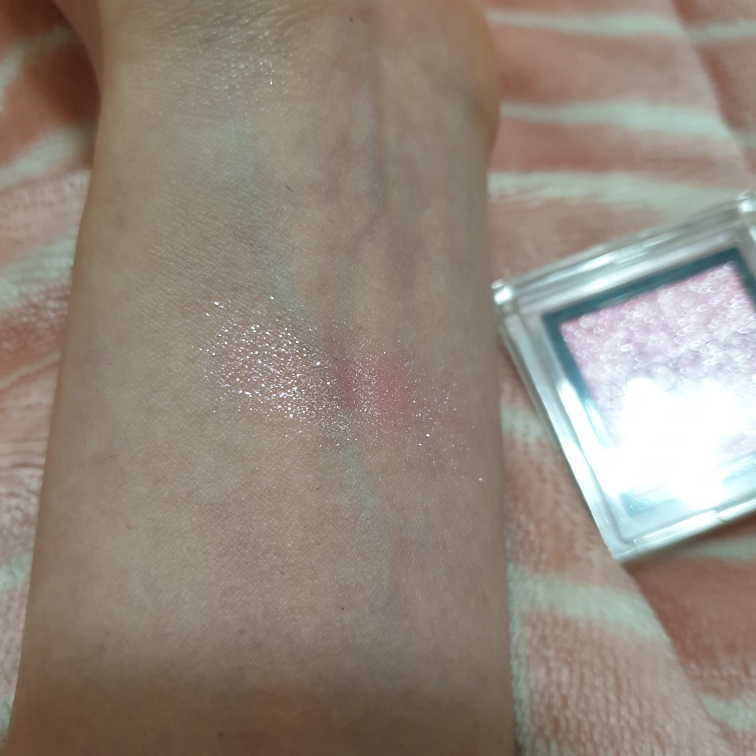 Real user review photo of The Eyeshadow Accent [099(P)]