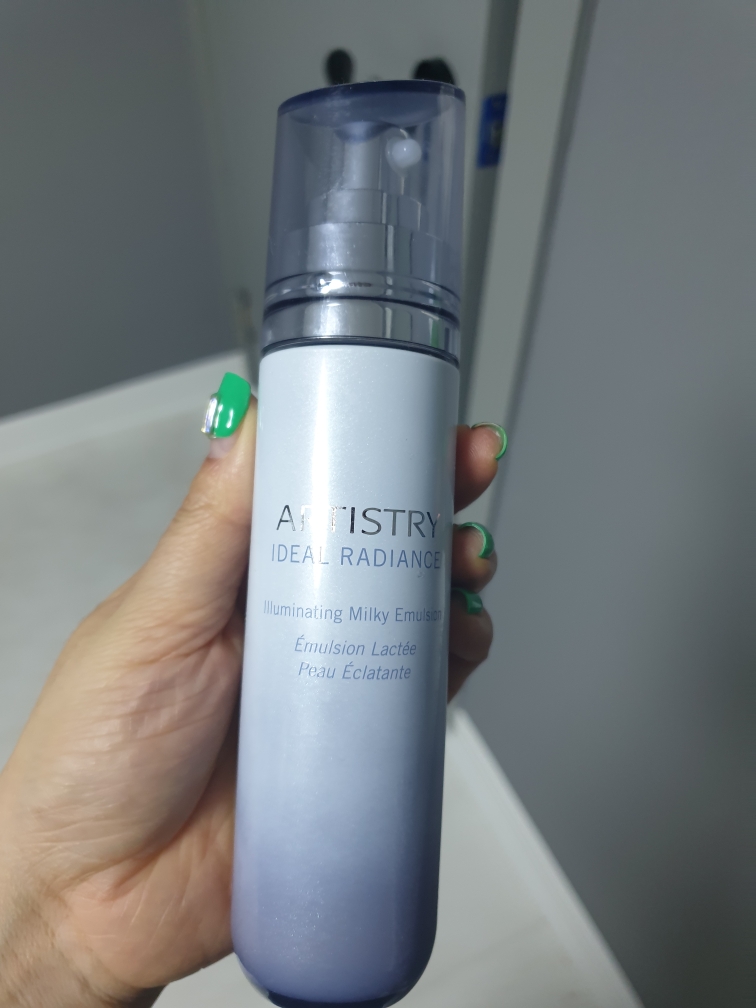 ARTISTRY Ideal Radiance Illuminating Moisturizer Reviews | Hwahae