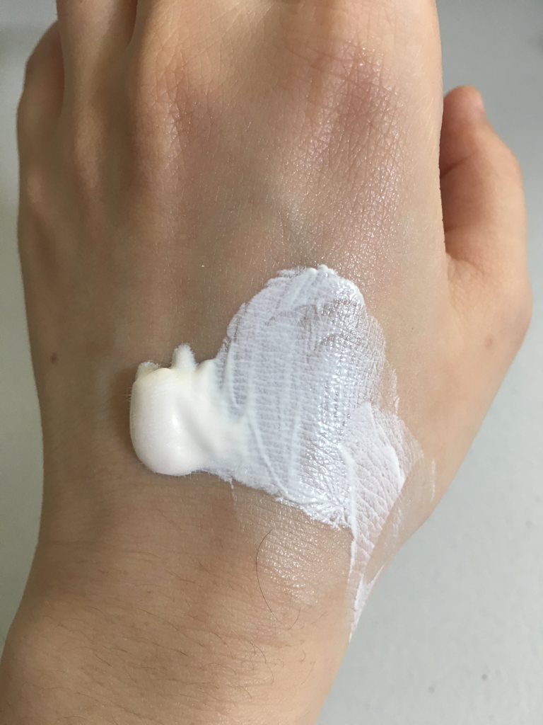 爽肤亮颜修护防晒霜 [SPF50+/PA++++]的真实用户使用照片