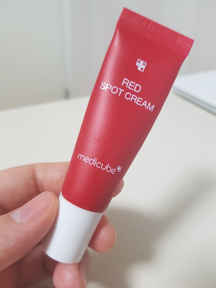 medicube red spot cream review image
