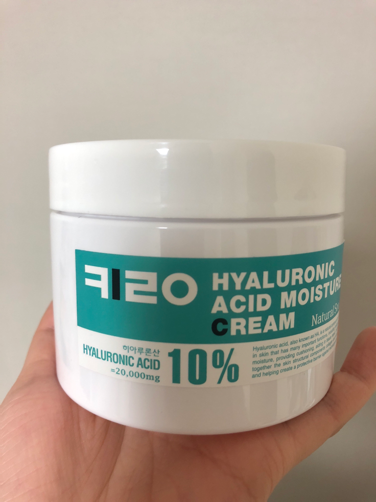 玻尿酸保湿霜的真实用户使用照片