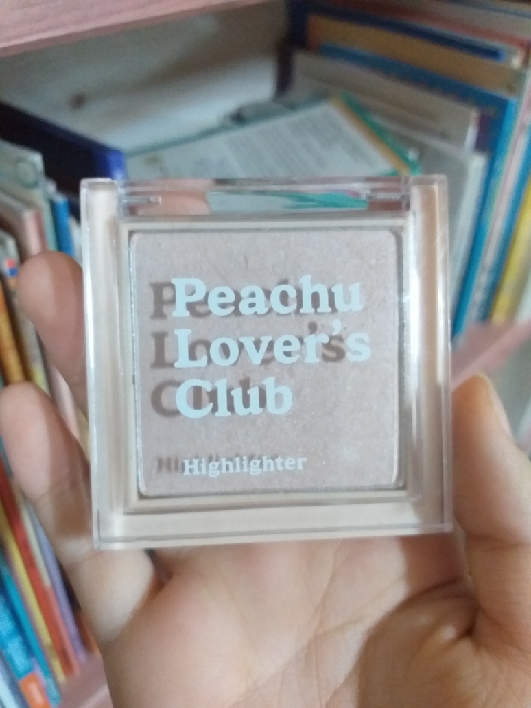 Real user review photo of Peach Baby Like Highlighter
