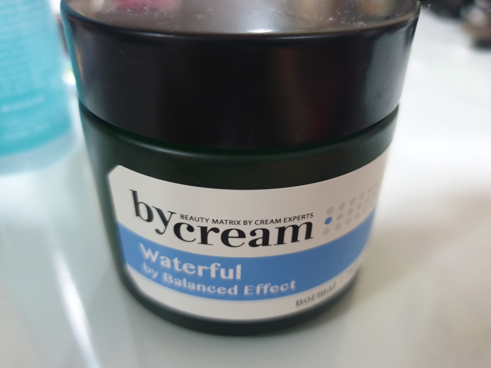 Ảnh đánh giá thực tế của người dùng về Kem dưỡng ẩm Waterful Cream by Balanced Effect [Normal]