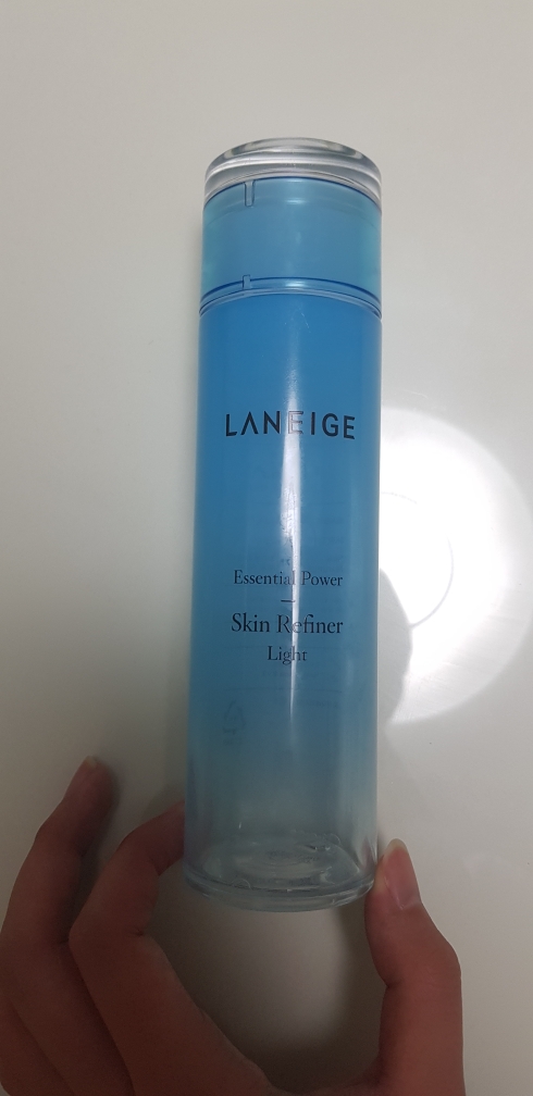 Real user review photo of Essential Power Skin Refiner [Light]