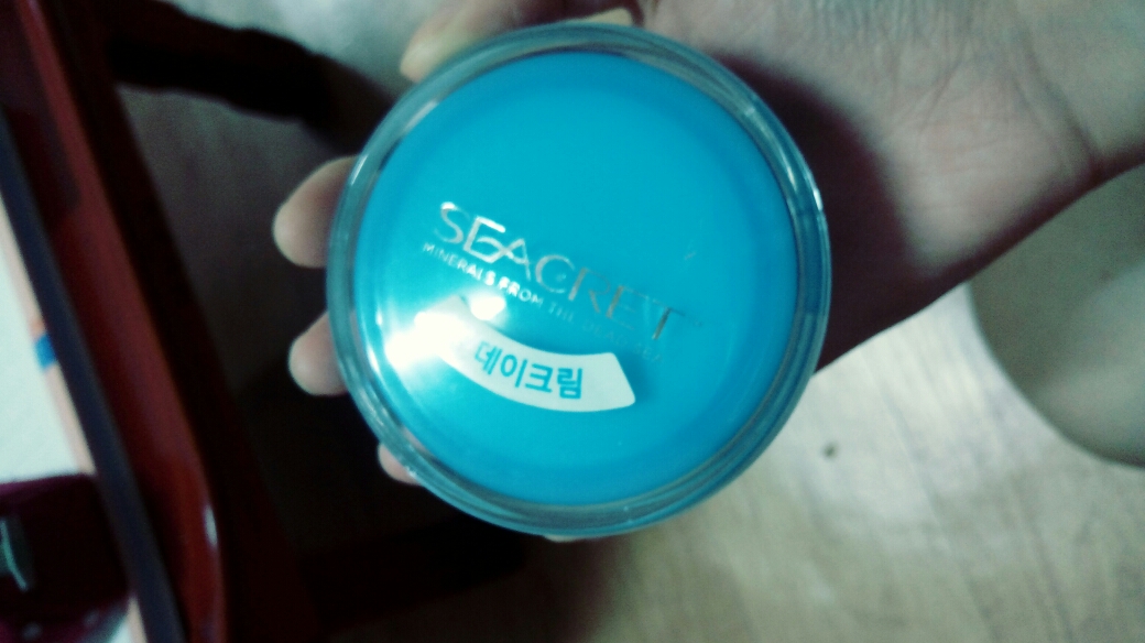 시크릿 (SEACRET) 인텐시브 모이스춰 페이스 크림 노말 투 드라이 스킨 review image