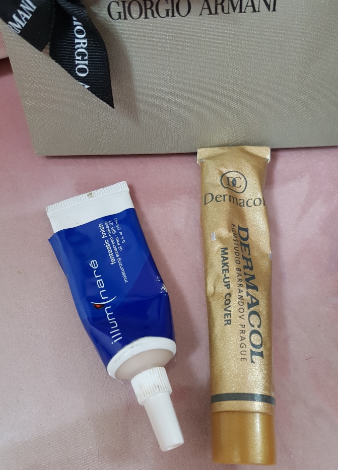 Real user review photo of Makeup Cover Waterproof Foundation [No.208 Bright Beige]