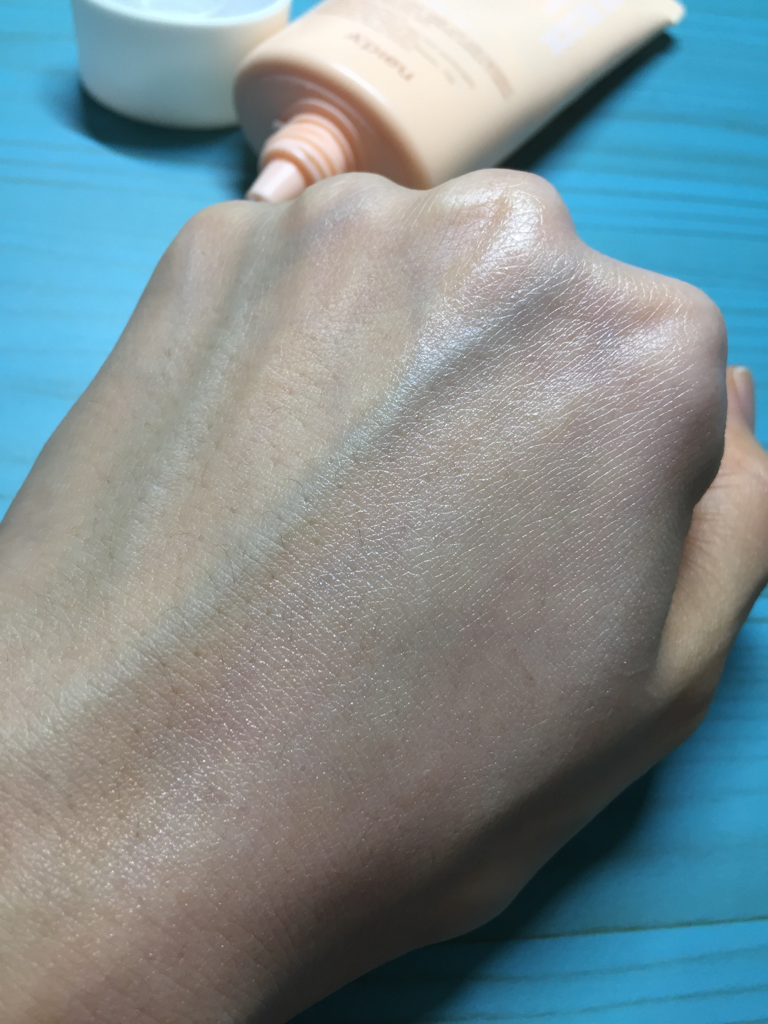 Real user review photo of Pure Block Mild Plus Sun Cream [SPF32/PA++]