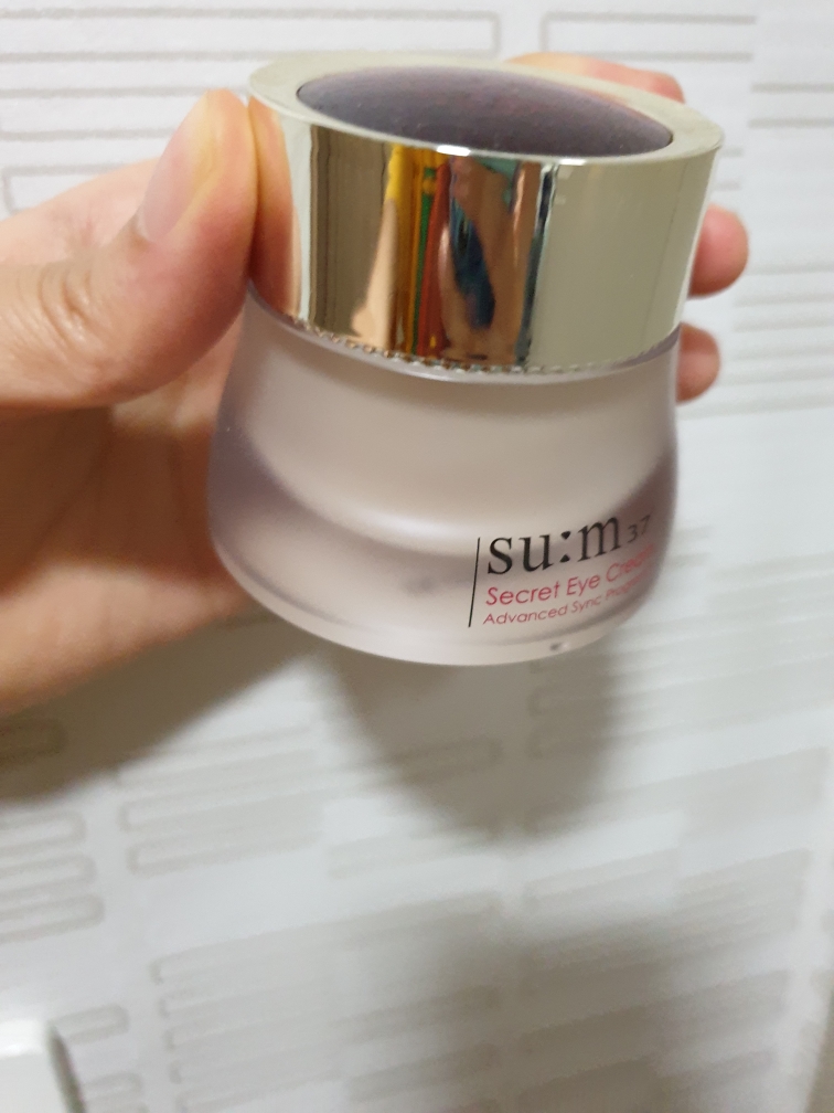 スム37 (SUM37) シークレットアイクリーム 口コミ（脂性肌） | ファへ