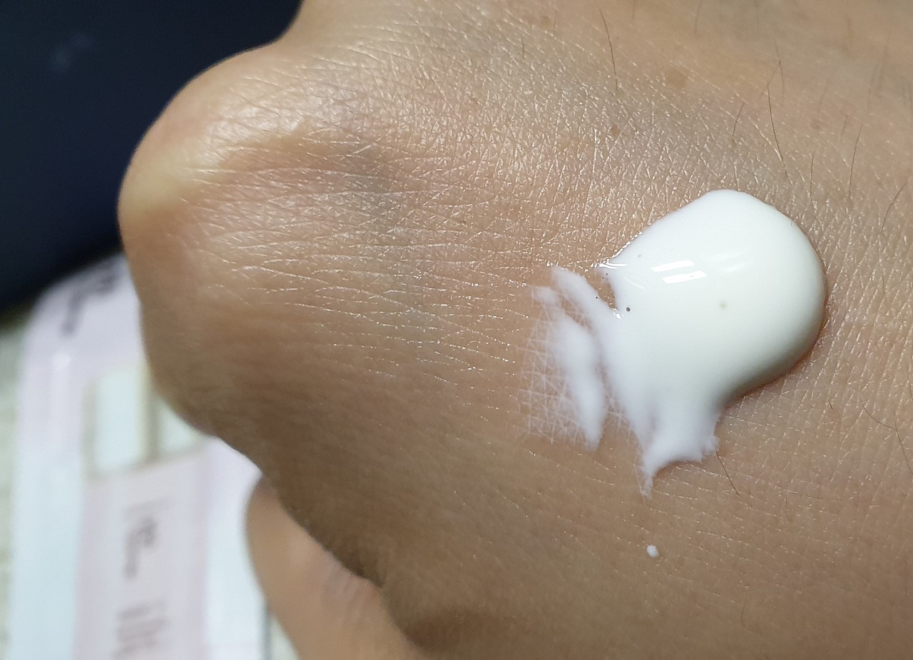 公津香水水润防晒乳 [SPF50+/PA+++]的真实用户使用照片