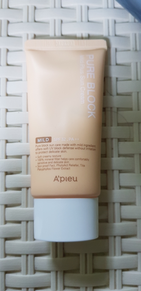 Real user review photo of Pure Block Mild Plus Sun Cream [SPF32/PA++]