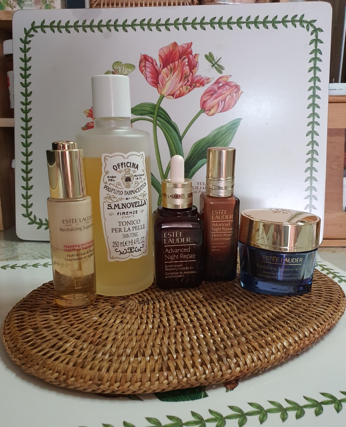 ESTEELAUDER Revitalizing Supreme Plus Nourishing & Hydrating Dual Treatment Oil review image