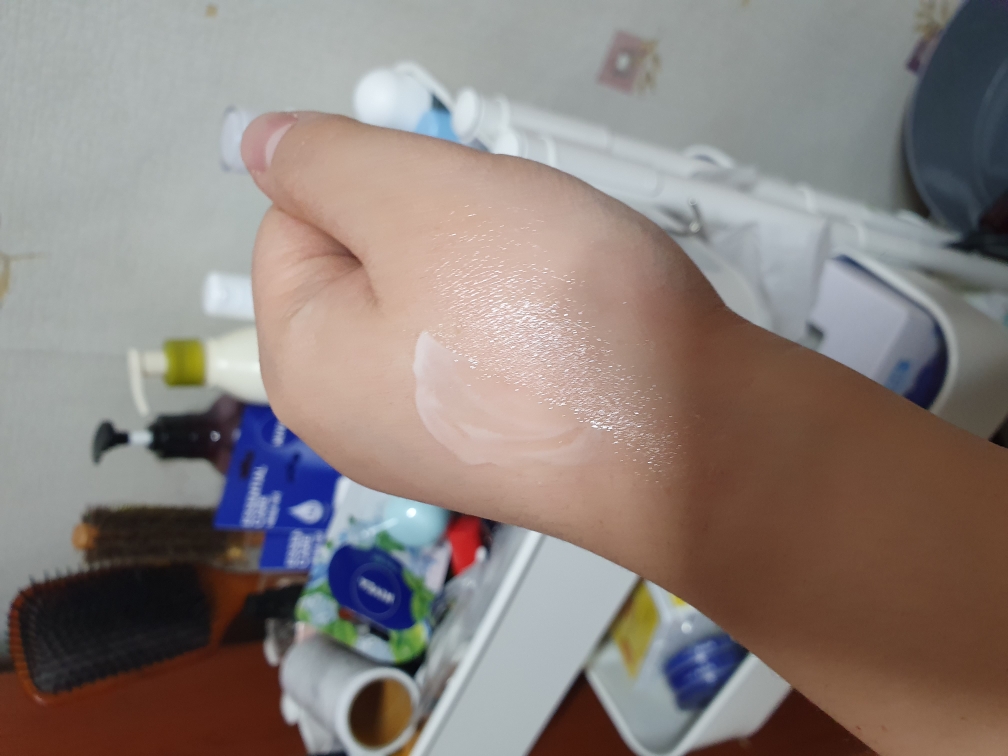 AHC (에이에이치씨) 멘디니에디션 펩타 액티브 리얼 아이크림 포 페이스 review image