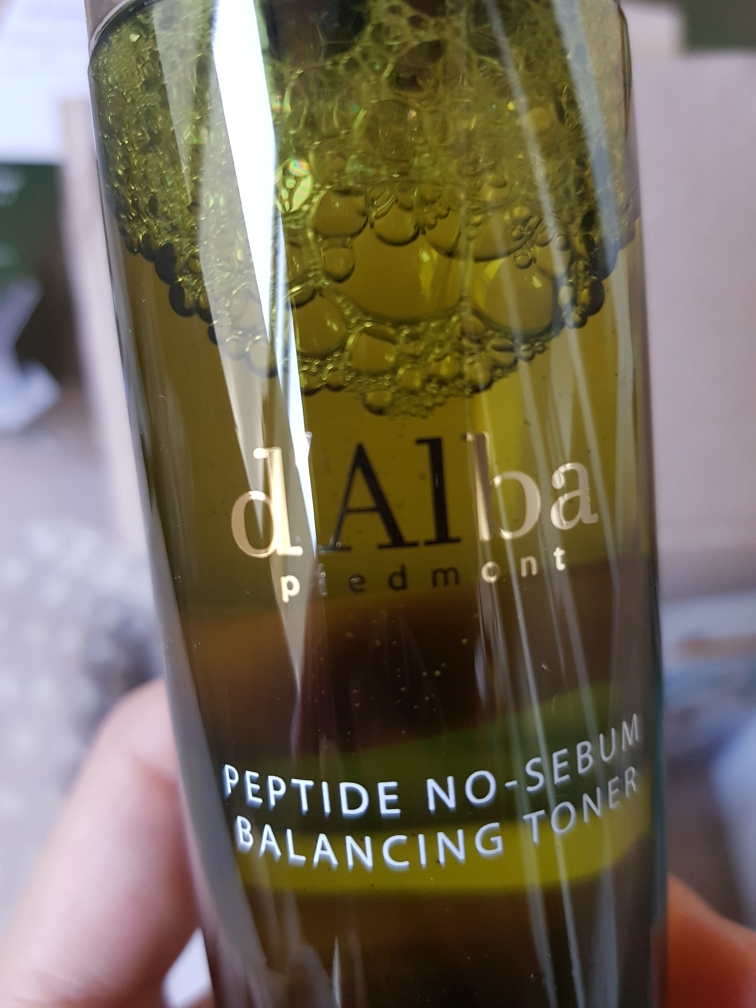 달바 (d'Alba) 펩타이드 노세범 밸런싱 토너 review image