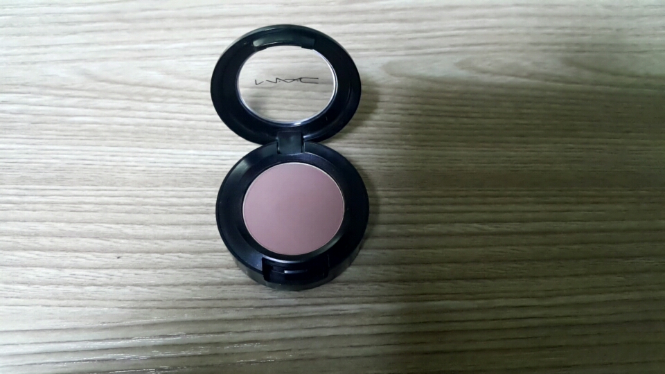 맥 (MAC) 아이섀도우 [로얄랑데부] review image
