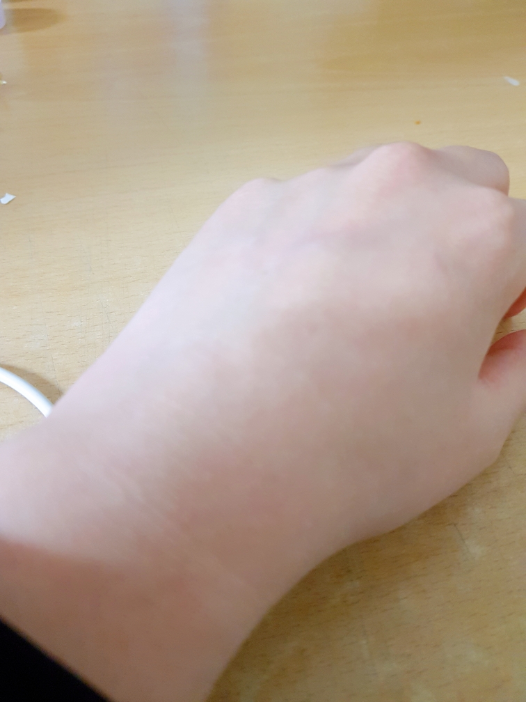 蓝色疗法抗红防晒霜 [SPF50+/PA++++]的真实用户使用照片