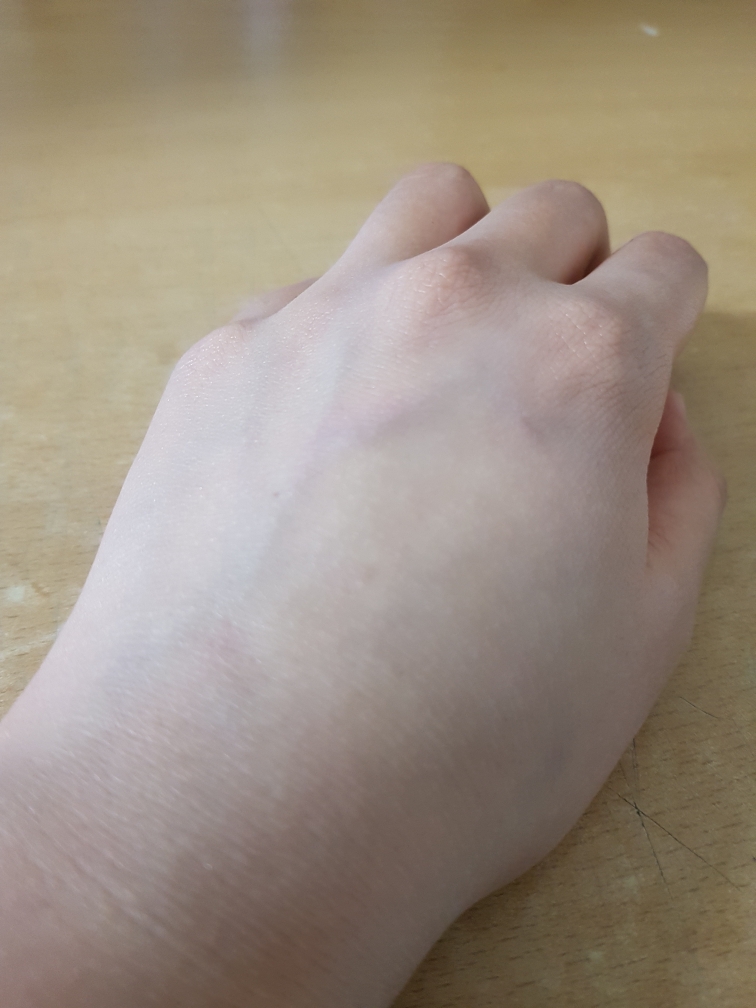 蓝色疗法抗红防晒霜 [SPF50+/PA++++]的真实用户使用照片