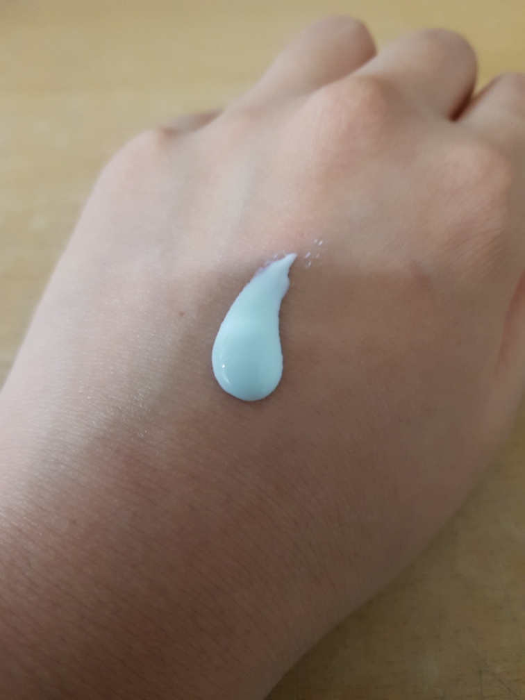 蓝色疗法抗红防晒霜 [SPF50+/PA++++]的真实用户使用照片