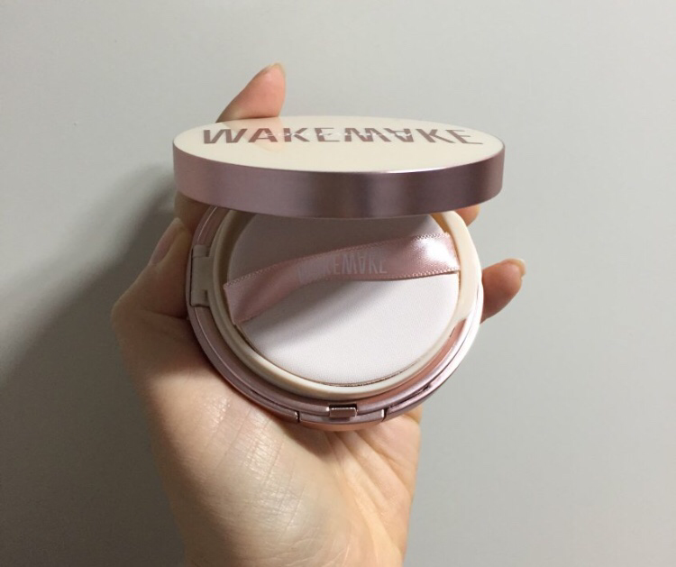 Real user review photo of Conceal Glow Cushion [No. 13 Cool Ivory]