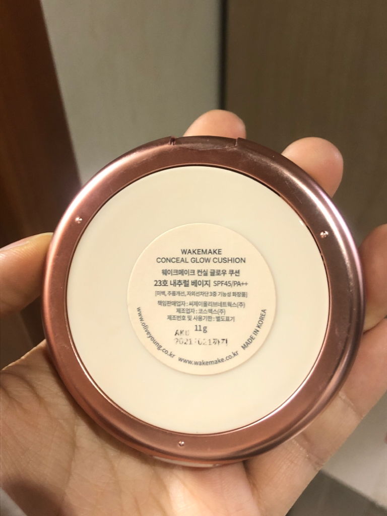 Real user review photo of Conceal Glow Cushion [No. 23 Natural Beige]
